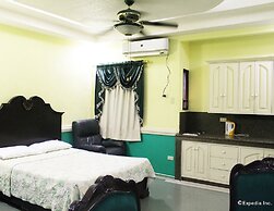 Kokomo's Suites Hotel