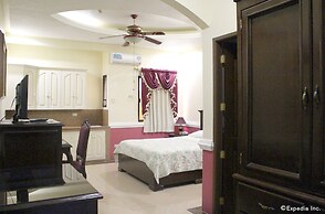 Kokomo's Suites Hotel