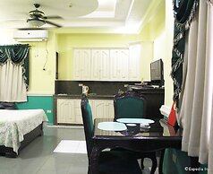 Kokomo's Suites Hotel