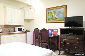 Kokomo's Suites Hotel