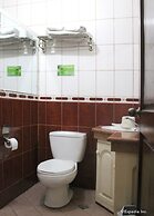 Kokomo's Suites Hotel