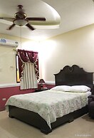 Kokomo's Suites Hotel