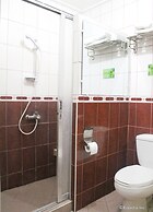 Kokomo's Suites Hotel