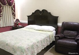 Kokomo's Suites Hotel