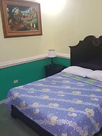 Kokomo's Suites Hotel