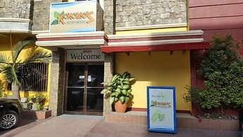 Kokomo's Suites Hotel