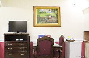 Kokomo's Suites Hotel