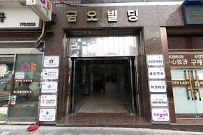 24 Guesthouse Myeongdong Town