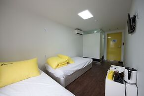 24 Guesthouse Myeongdong Town
