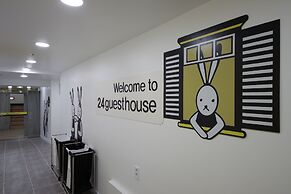 24 Guesthouse Myeongdong Town