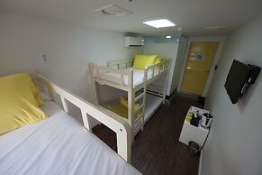 24 Guesthouse Myeongdong Town