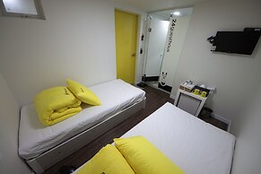 24 Guesthouse Myeongdong Town