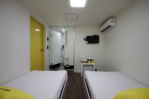 24 Guesthouse Myeongdong Town
