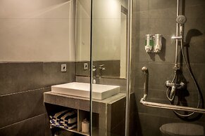 Transera Kamini Legian