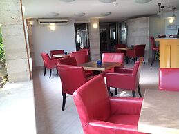 Marom Residence Romema