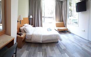 Marom Residence Romema