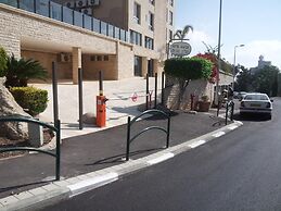 Marom Residence Romema