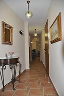 Apartamentos Turísticos Doña María la Brava