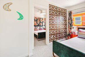 Sunset Inn & Cottages