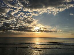 Sunset Inn & Cottages