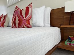 Sunset Inn & Cottages