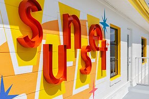 Sunset Inn & Cottages