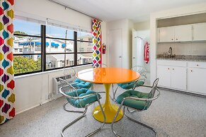 Sunset Inn & Cottages