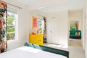 Sunset Inn & Cottages