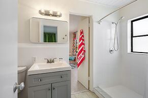 Sunset Inn & Cottages