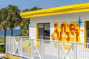 Sunset Inn & Cottages