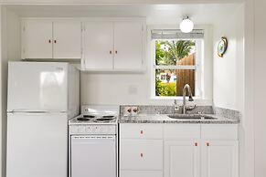 Sunset Inn & Cottages