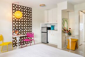 Sunset Inn & Cottages