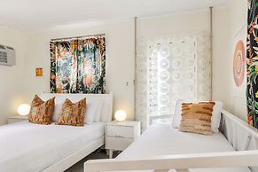 Sunset Inn & Cottages