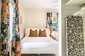 Sunset Inn & Cottages