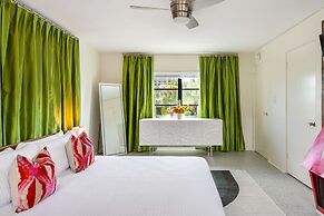 Sunset Inn & Cottages