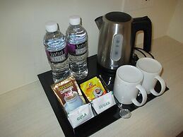 Nite & Day Batam Jodoh Square