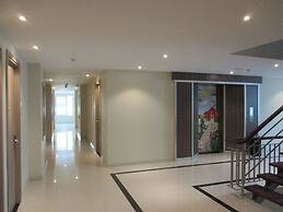 Nite & Day Batam Jodoh Square