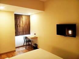 Nite & Day Batam Jodoh Square