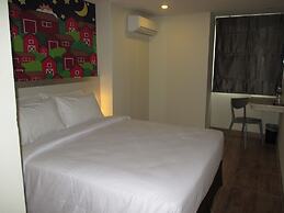 Nite & Day Batam Jodoh Square