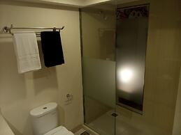 Nite & Day Batam Jodoh Square