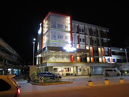 Nite & Day Batam Jodoh Square