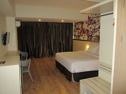 Nite & Day Batam Jodoh Square