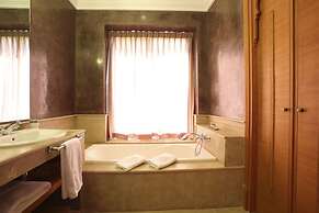 Le Clos des Oliviers by KMV