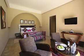 Le Clos des Oliviers by KMV