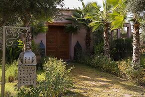 Le Clos des Oliviers by KMV