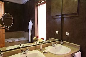 Le Clos des Oliviers by KMV