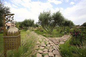 Le Clos des Oliviers by KMV