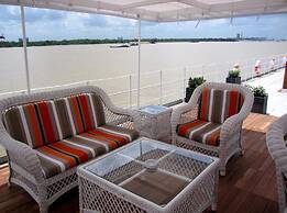 L'Amant Cruise