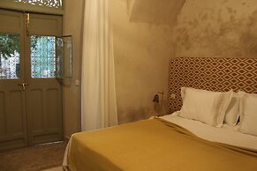 Riad Emberiza Sahari