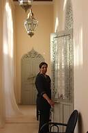 Riad Emberiza Sahari